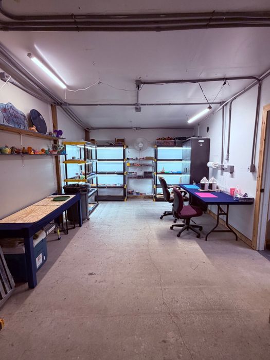 Inside the workshop, inside the Everything Epoxy workshop